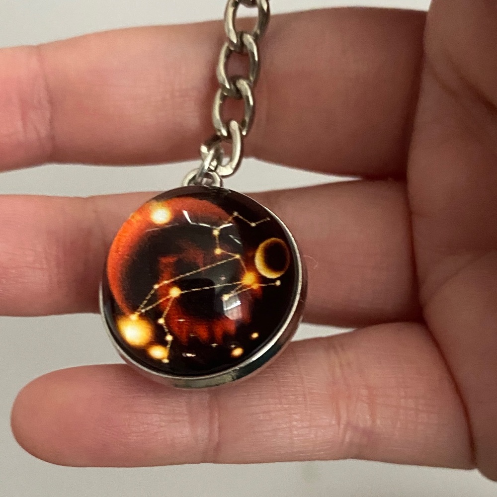 Stylish Keychain with Abstract Design - Picture 2 of 2
